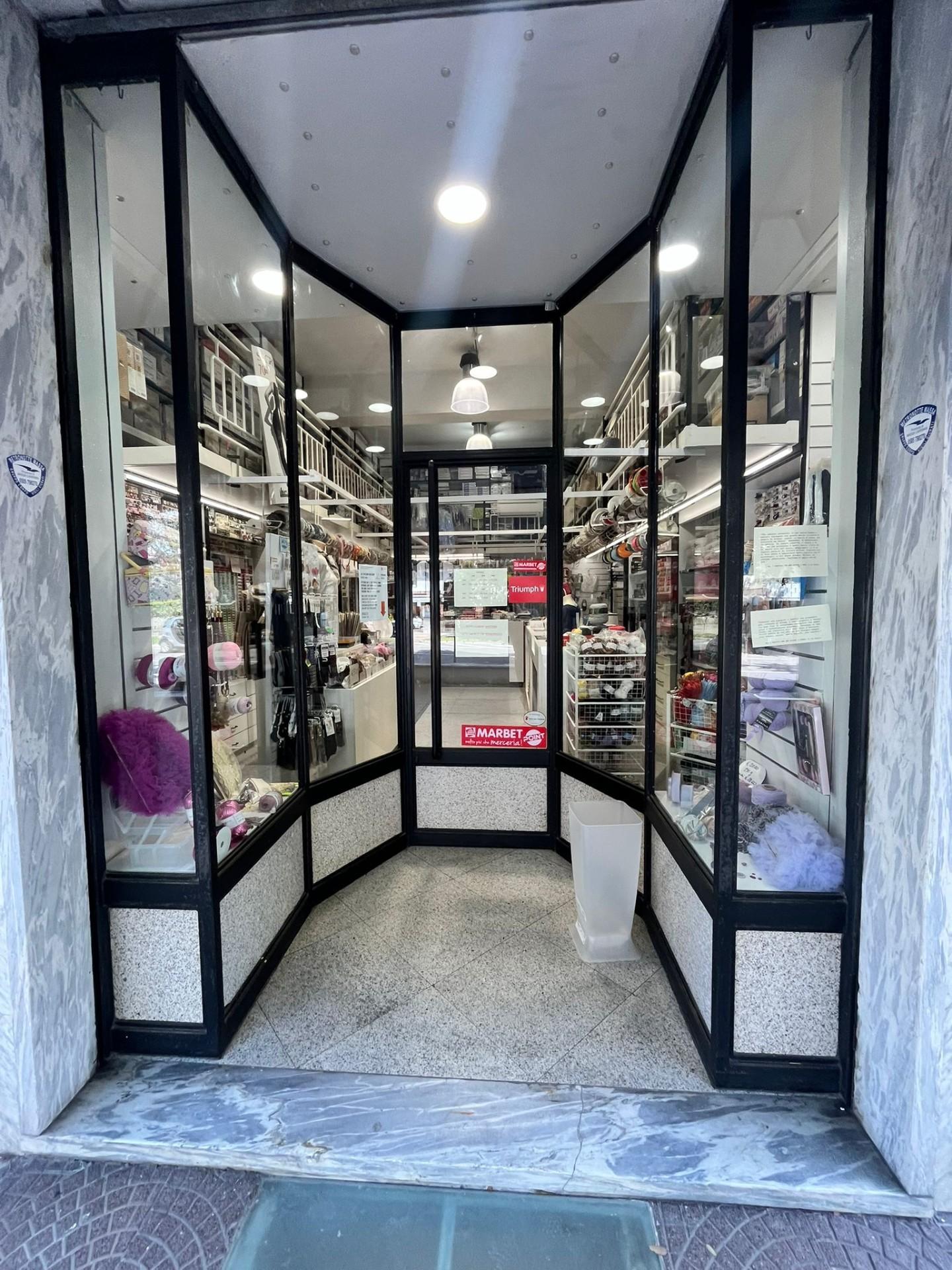 negozio in vendita a Massa