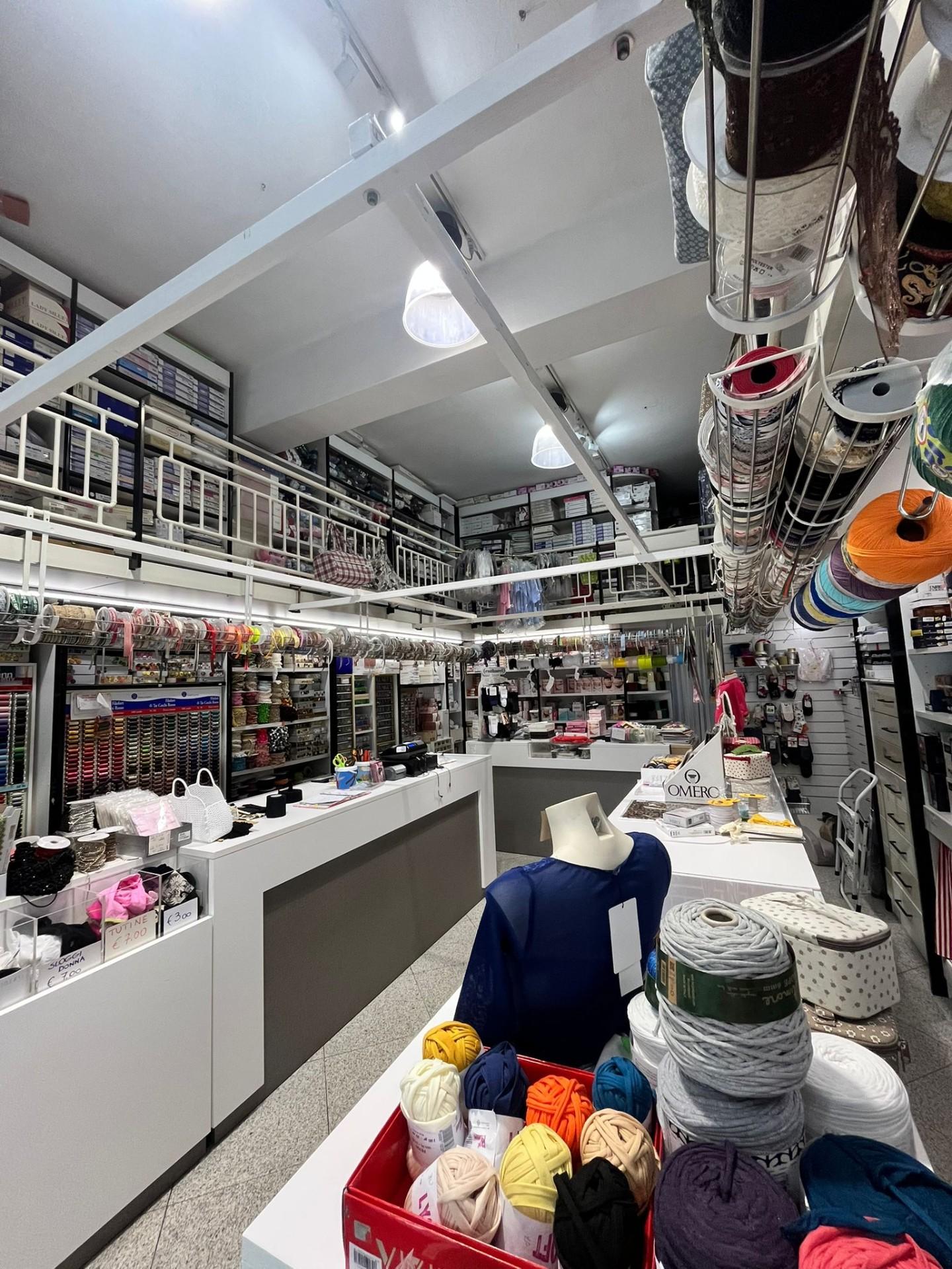 Attivit� commerciale in vendita a Massa