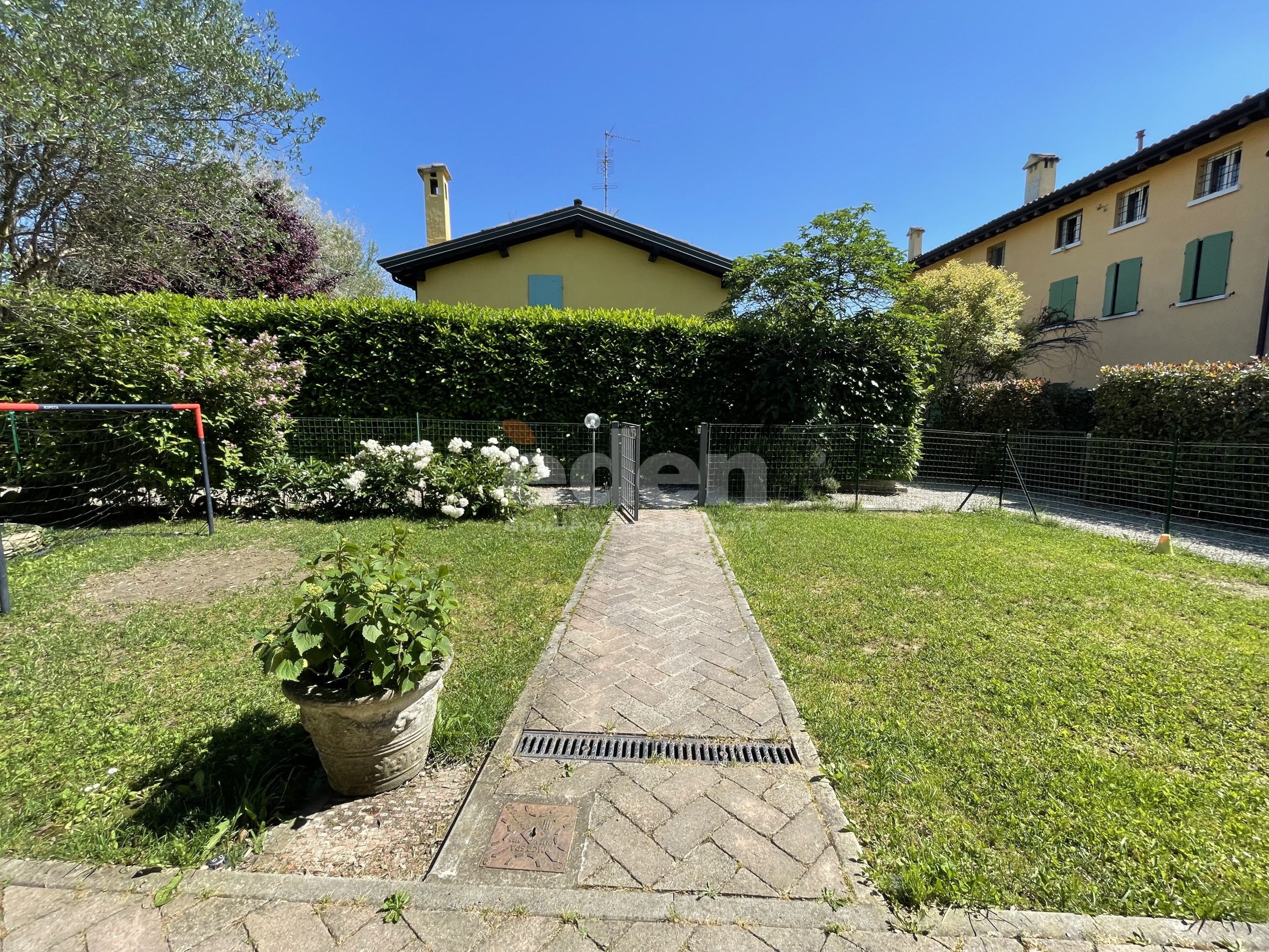 Quadrilocale con giardino in strada formigina 656, Modena