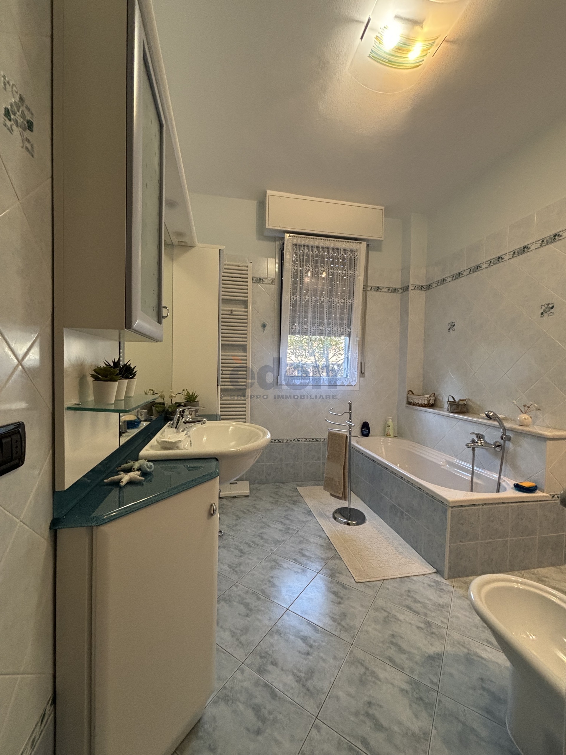 Appartamento con box in via leonardo da vinci 87, Modena