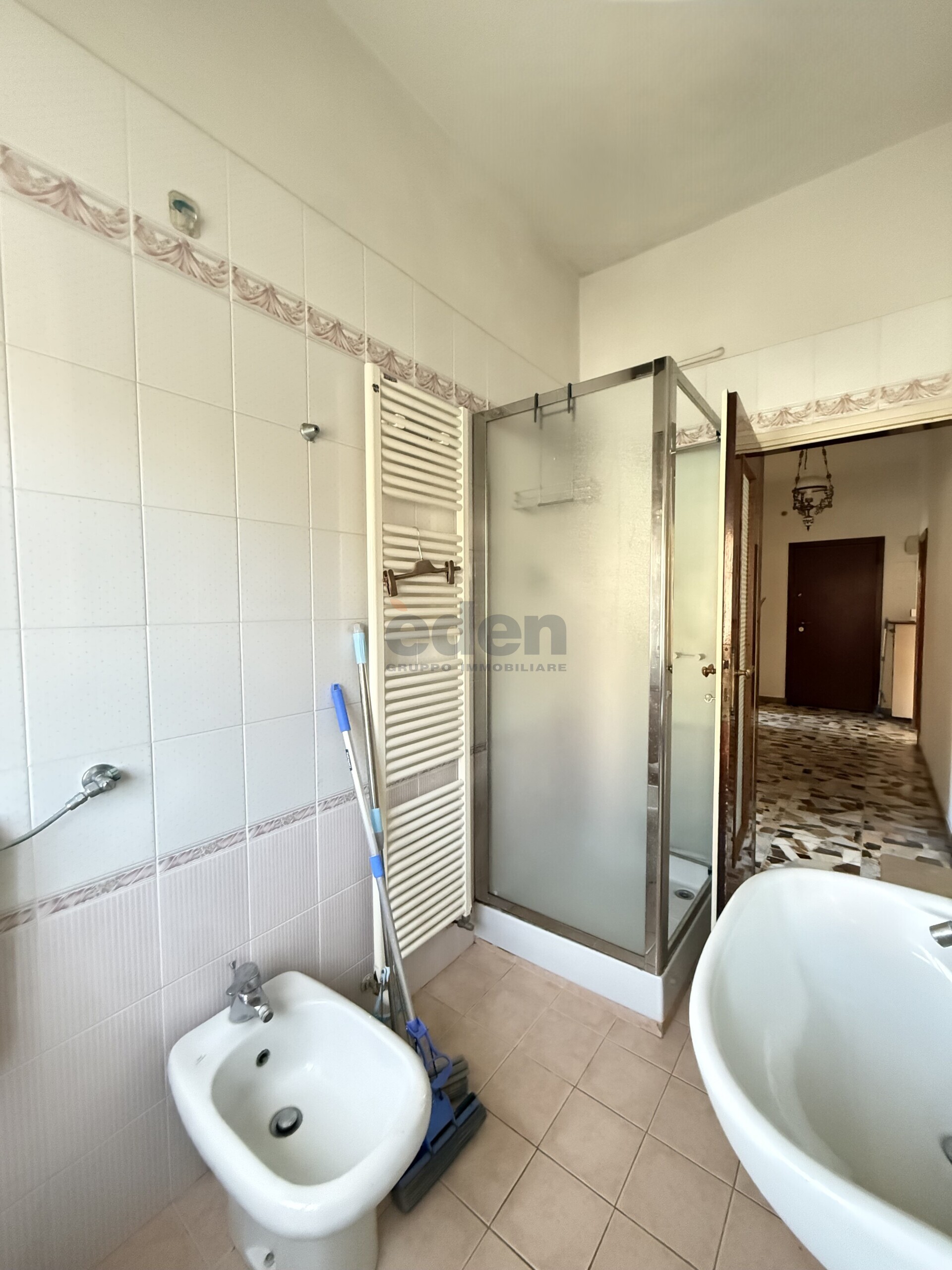 Appartamento con box in via emilio po 421, Modena