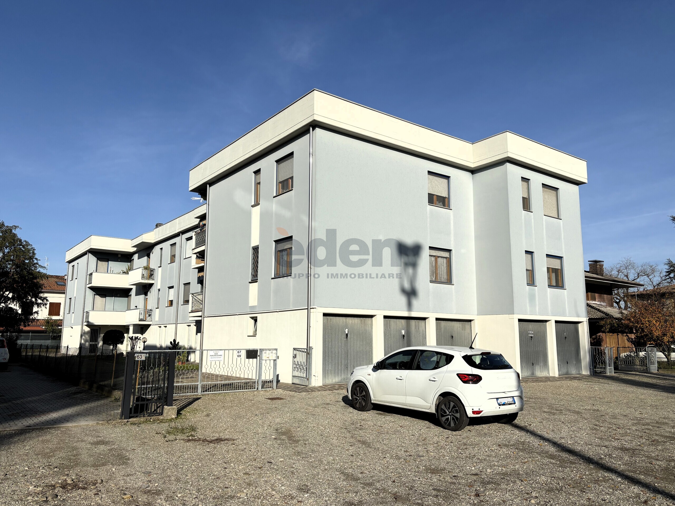 Trilocale con box in via i. nievo 69, Castelfranco Emilia