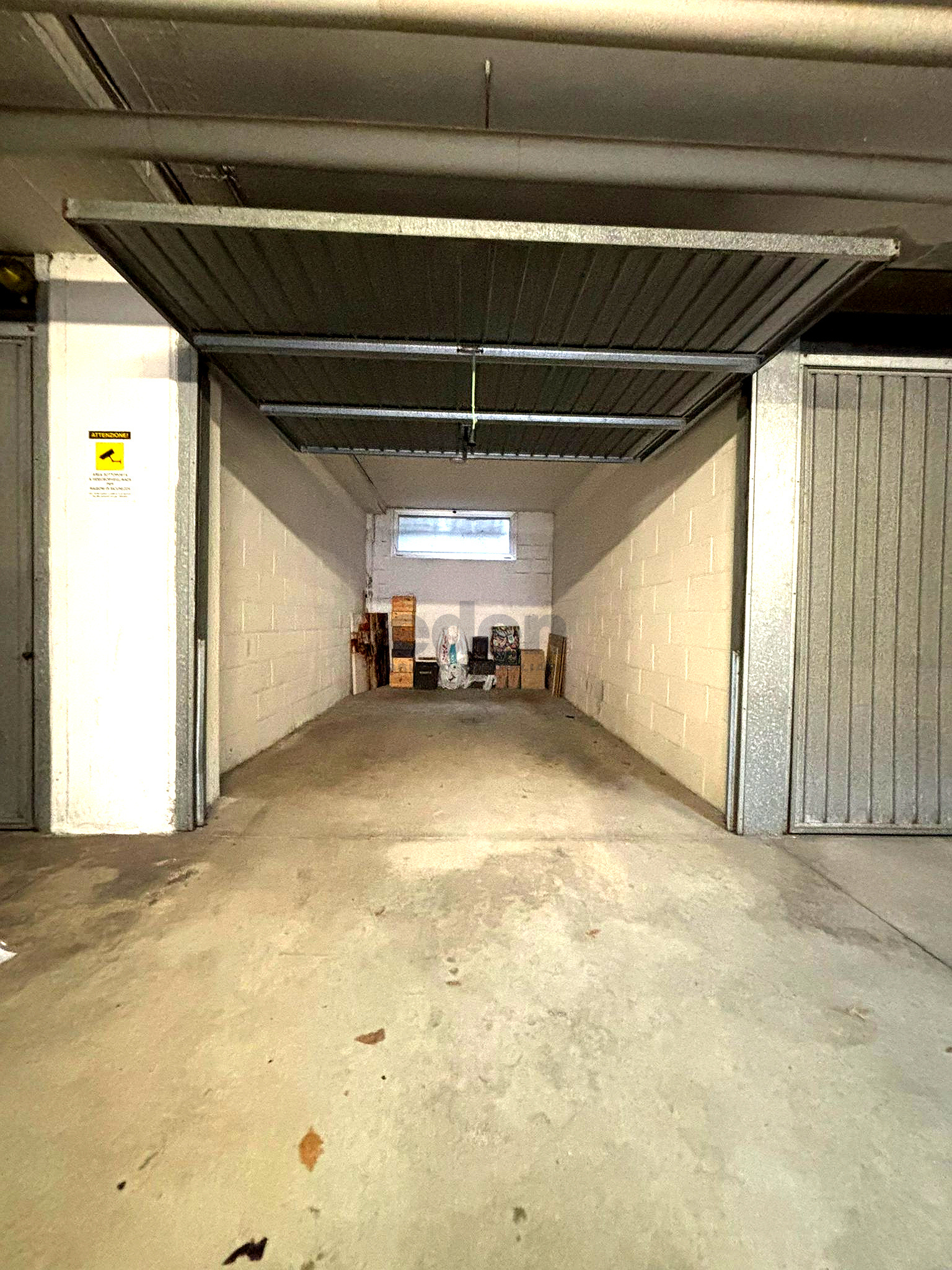 Posto auto coperto in vendita in via carlo cattaneo 26, Modena