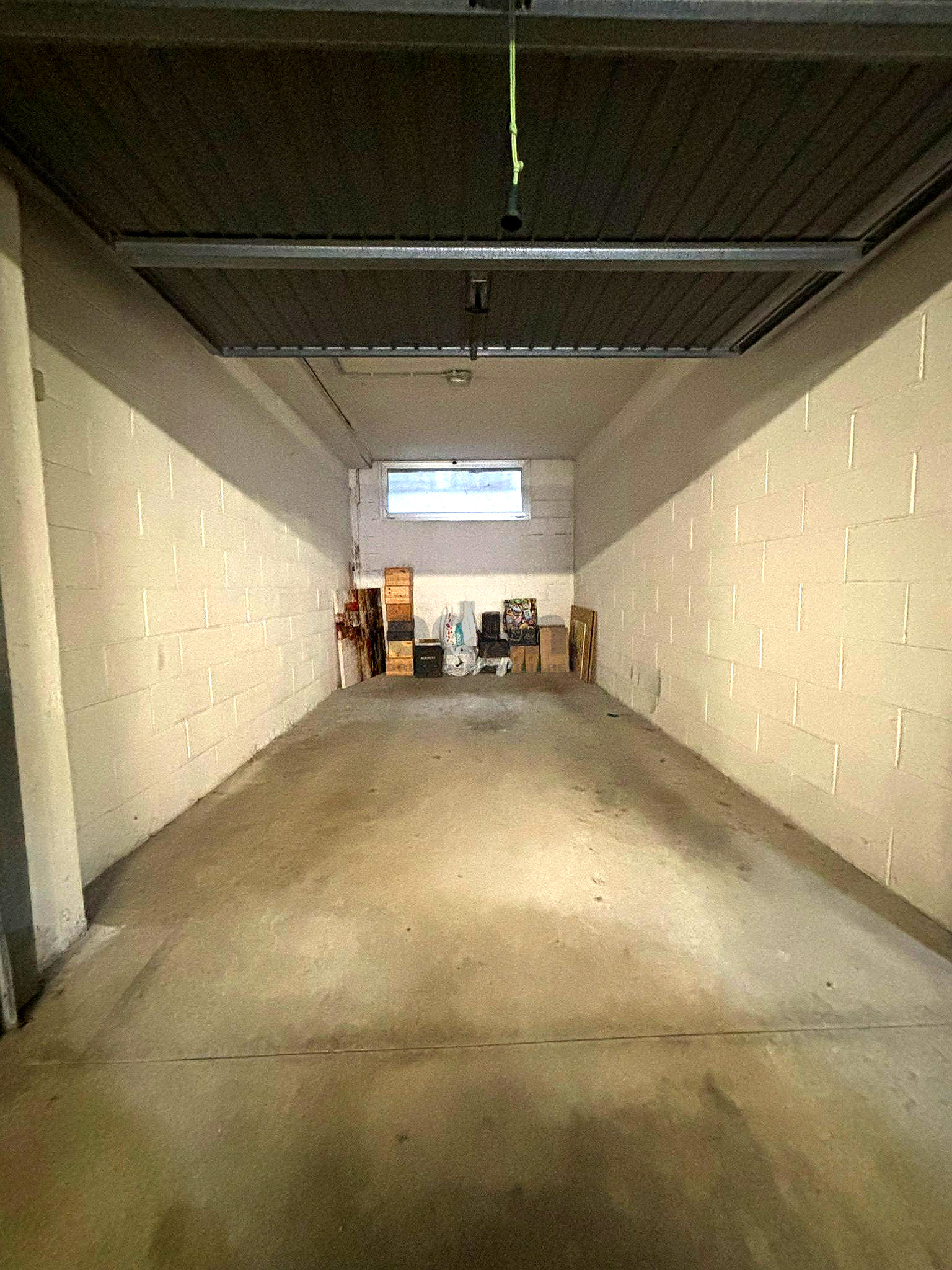 Posto auto coperto in vendita in via carlo cattaneo 26, Modena