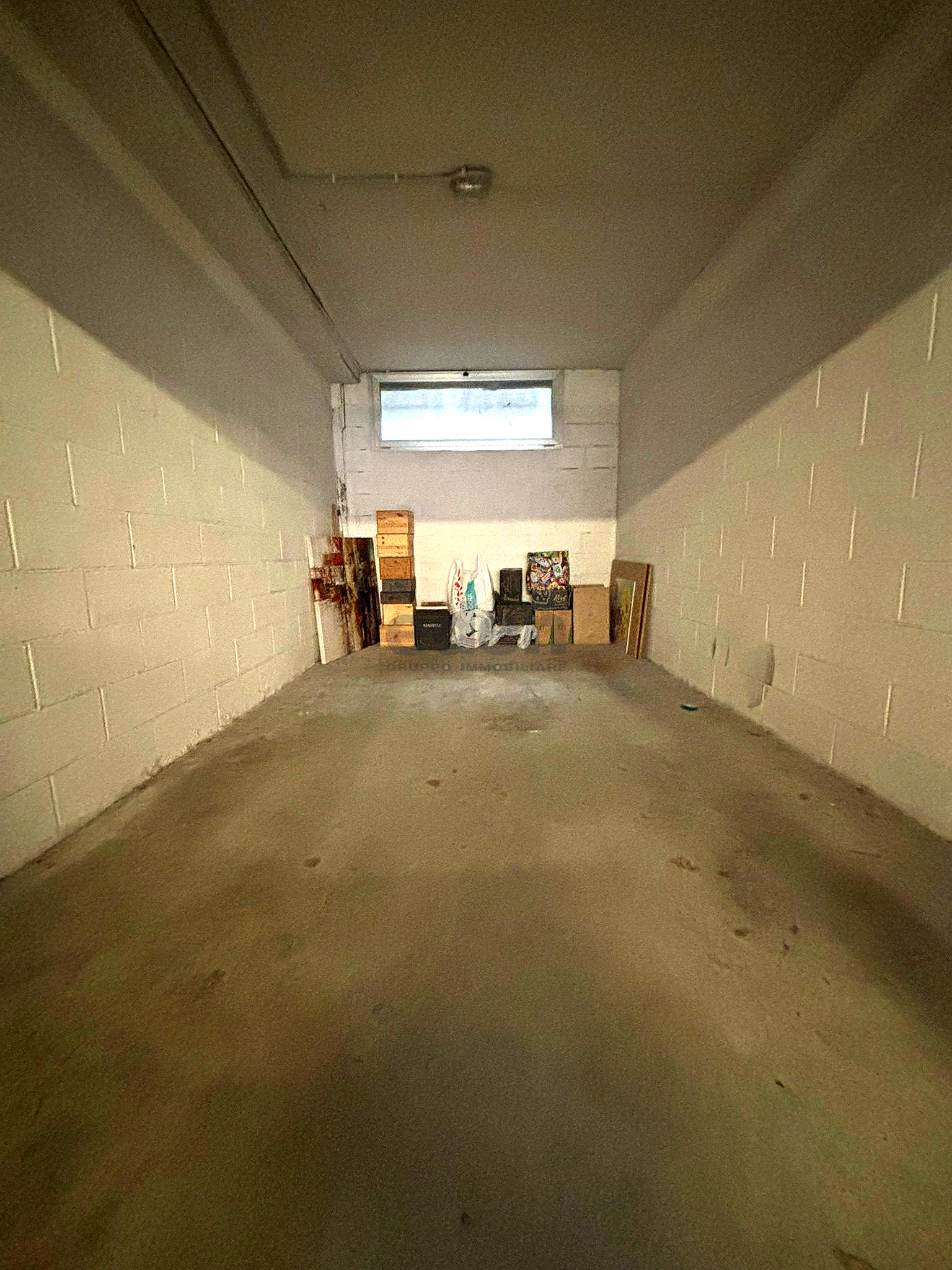 Posto auto coperto in vendita in via carlo cattaneo 26, Modena