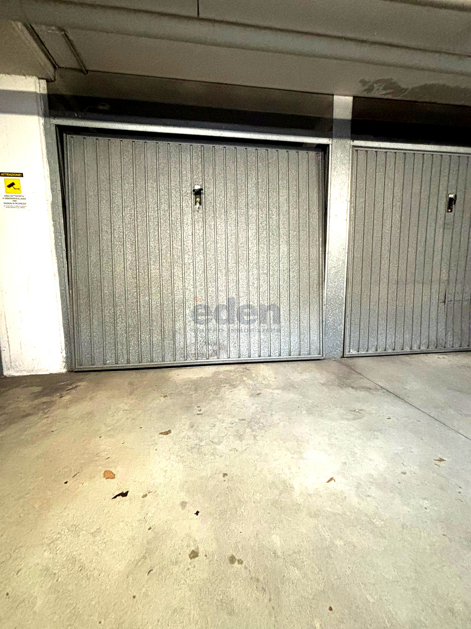 Posto auto coperto in vendita in via carlo cattaneo 26, Modena