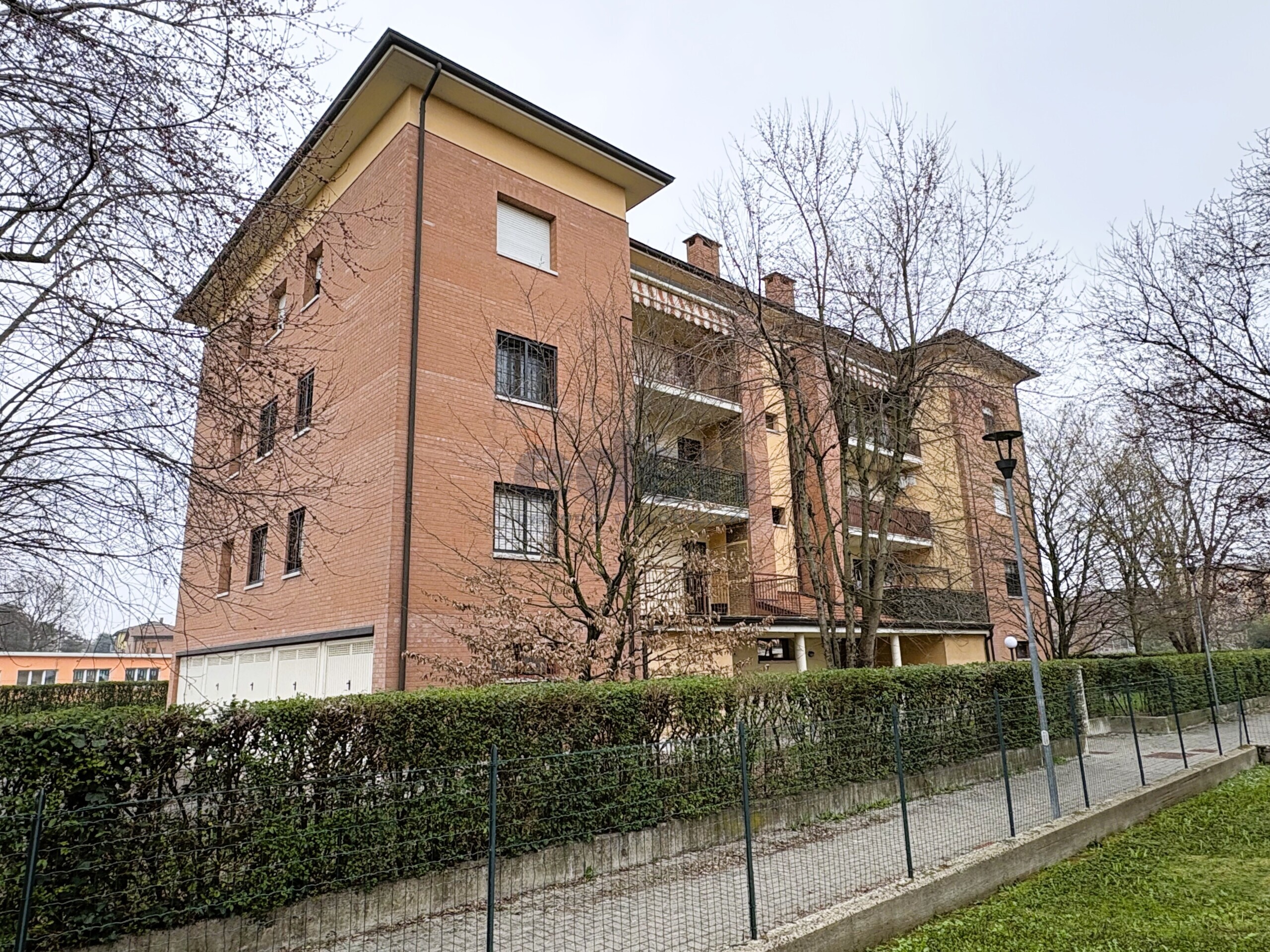 Trilocale con box doppio in via dei cantastorie 14, Castelfranco Emilia