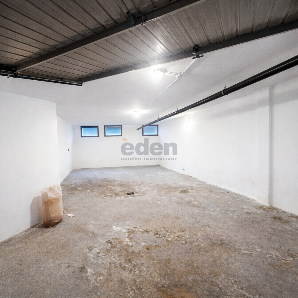 Box/Garage 24mq in affitto in viale buon pastore 254, Modena