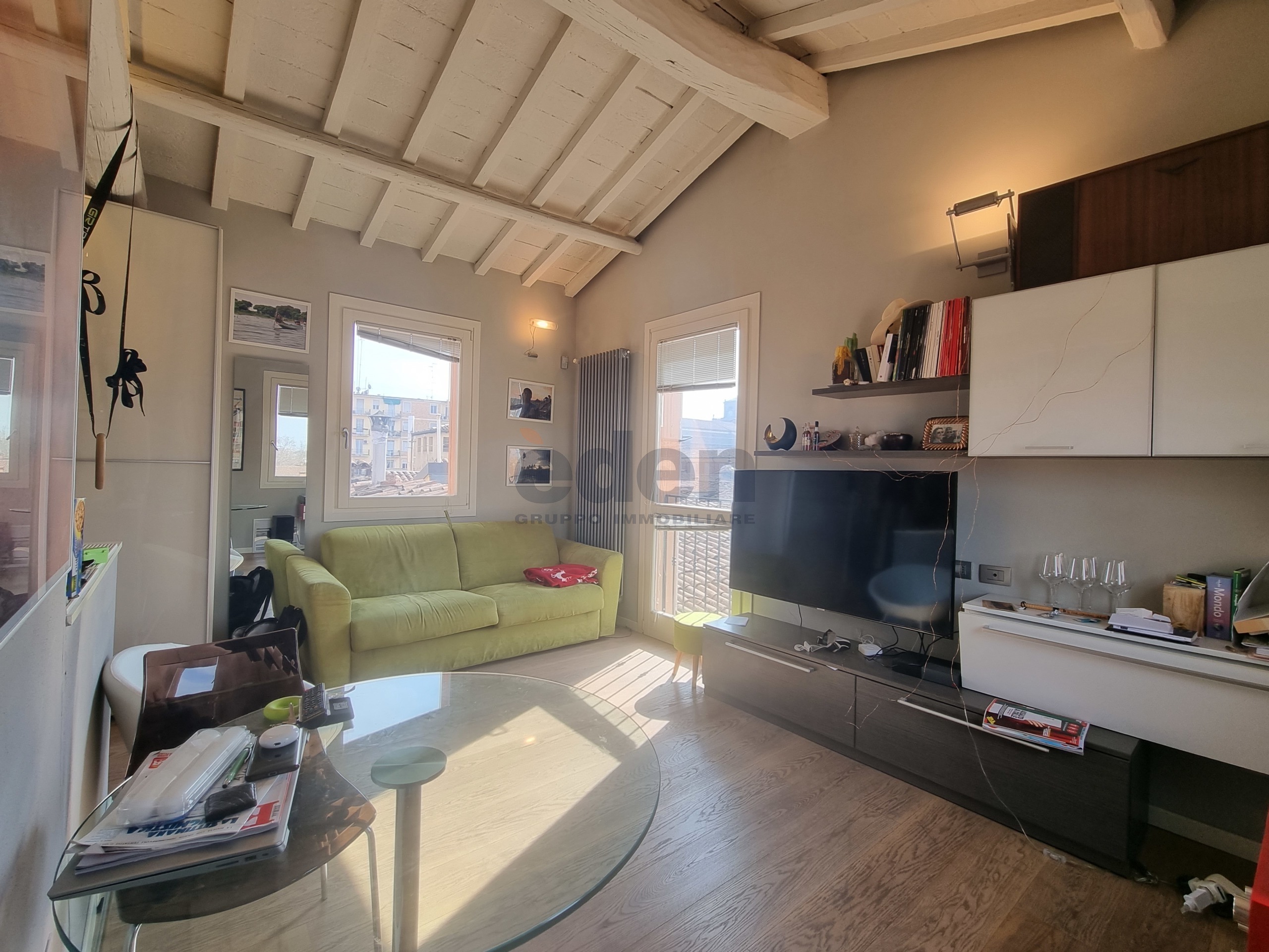 Monolocale con box in via sgarzeria 10, Modena