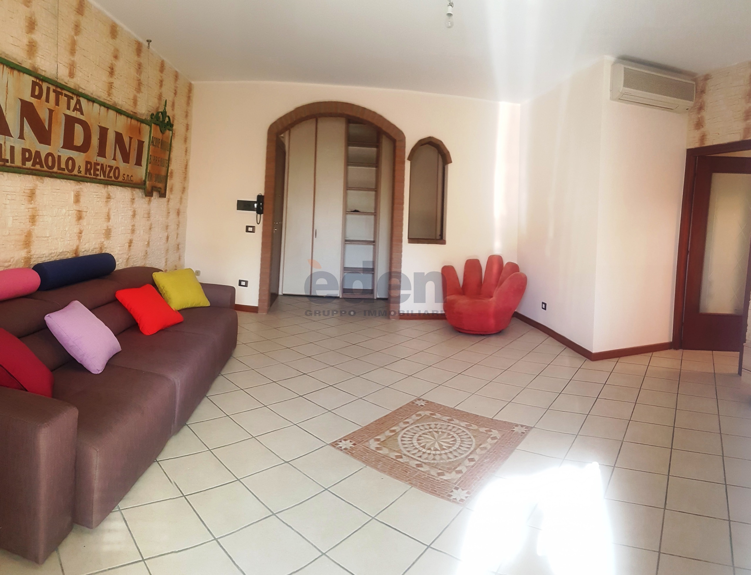 Trilocale con box in via luigi pasteur 22, Modena