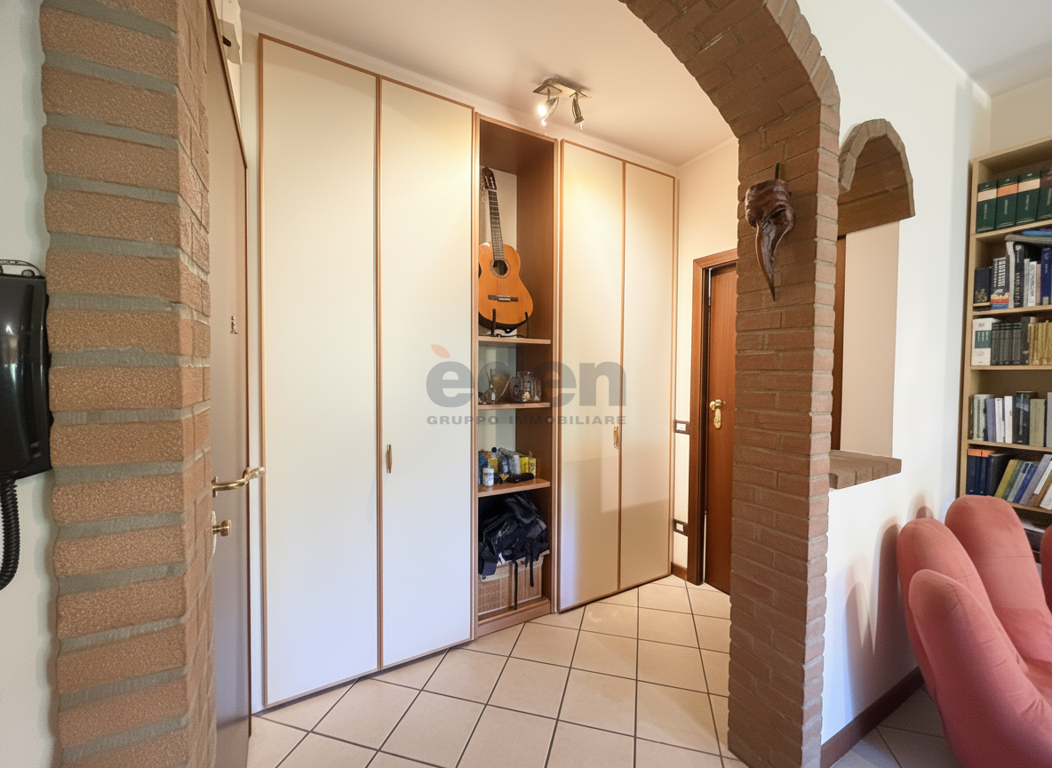 Trilocale con box in via luigi pasteur 22, Modena