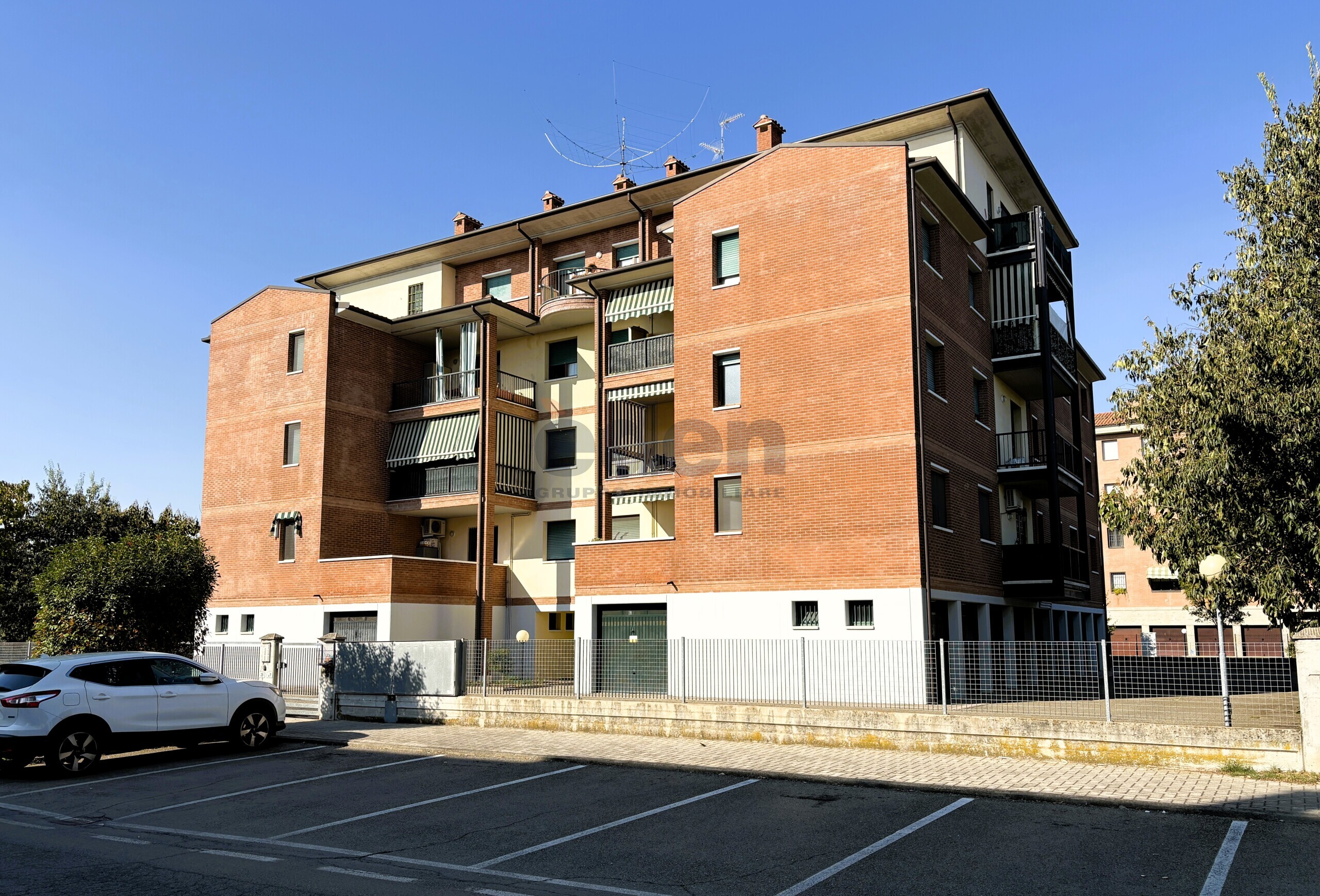 Trilocale con box in via alcide de gasperi 27, Castelfranco Emilia