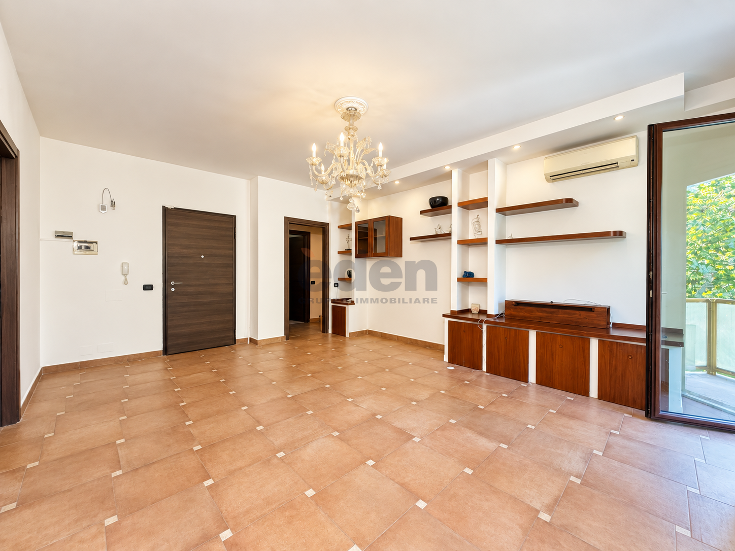 Trilocale con box in via giuseppe notari 109, Modena