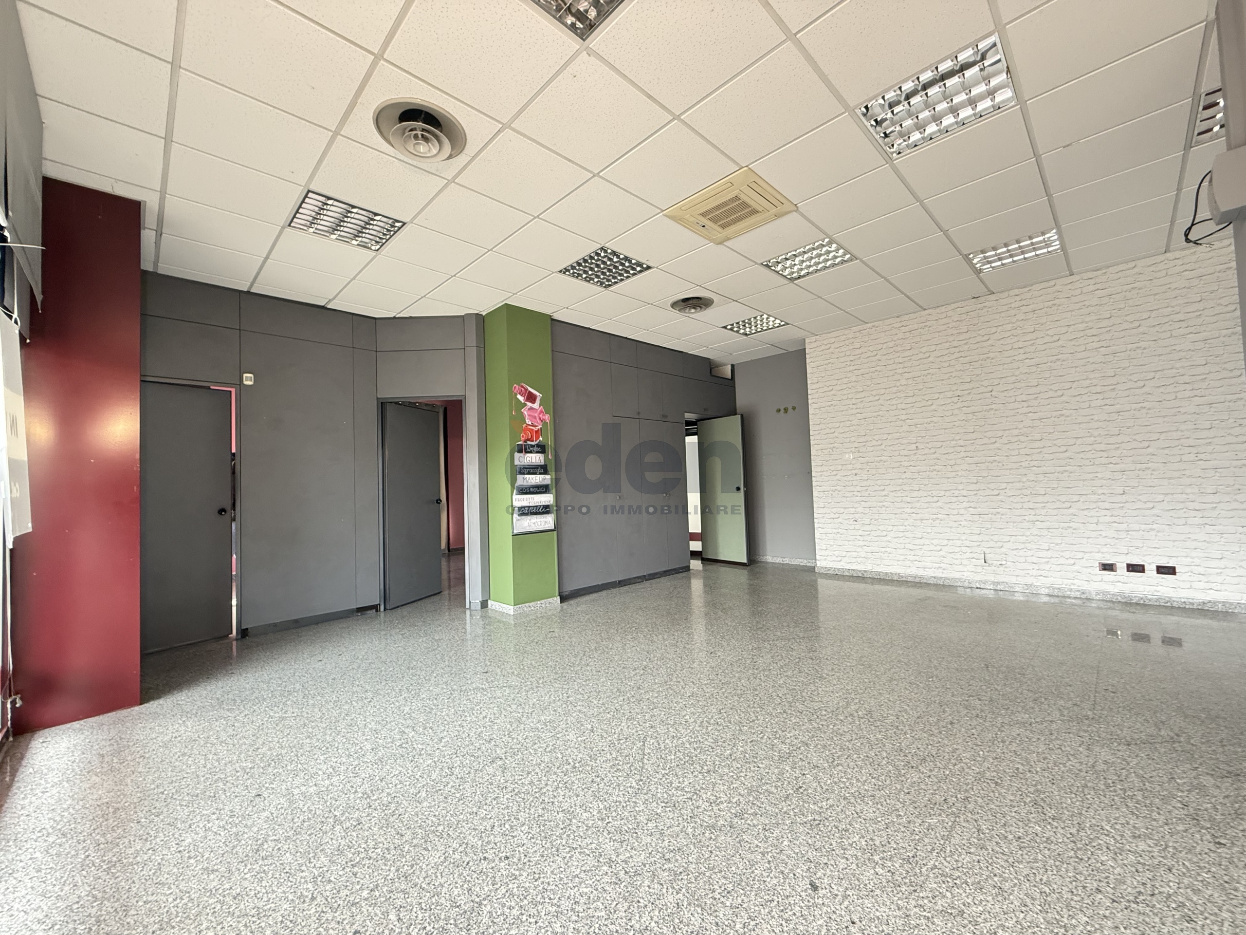 Locale commerciale in affitto in via carlo zucchi 41, Modena