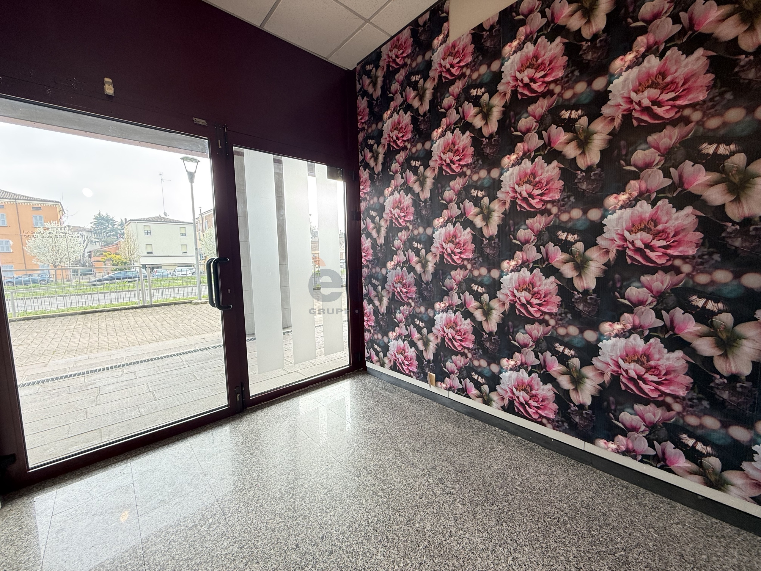 Locale commerciale in affitto in via carlo zucchi 41, Modena