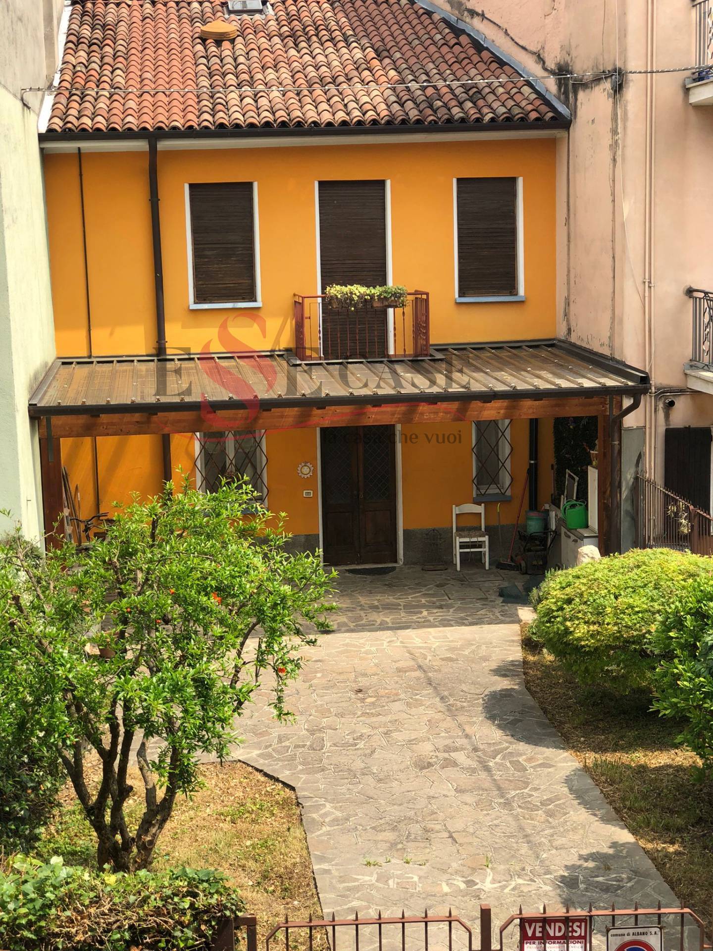 Casa indipendente in vendita a Albano Sant'Alessandro