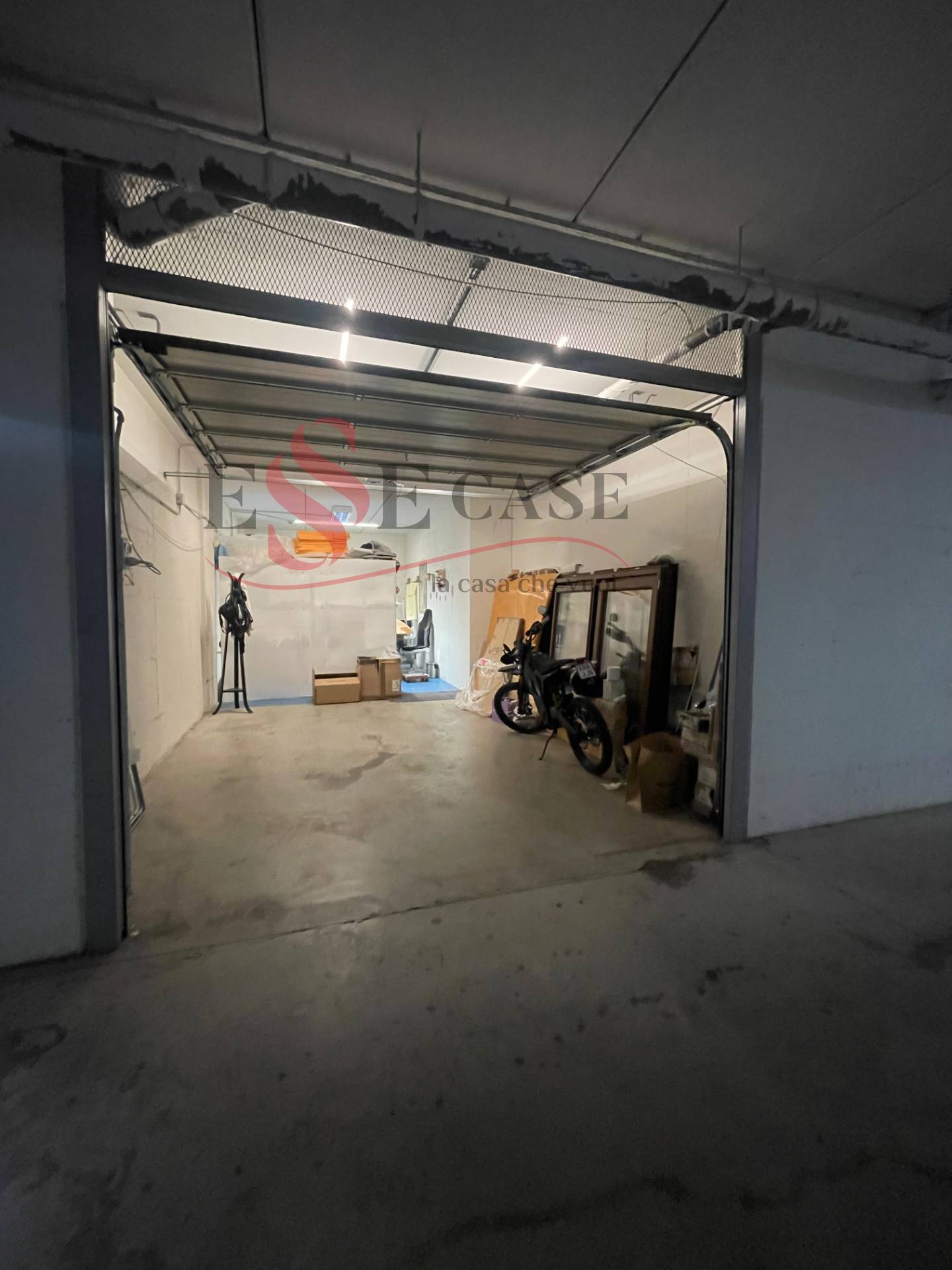 Box o garage in vendita a Seriate