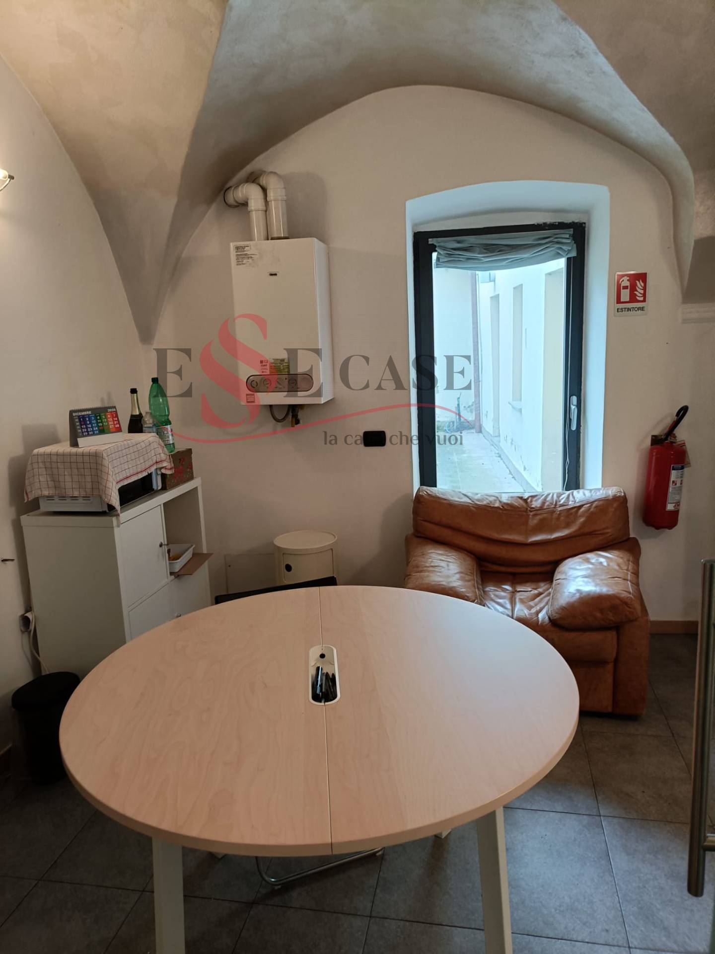 Locale commerciale in vendita a Albino