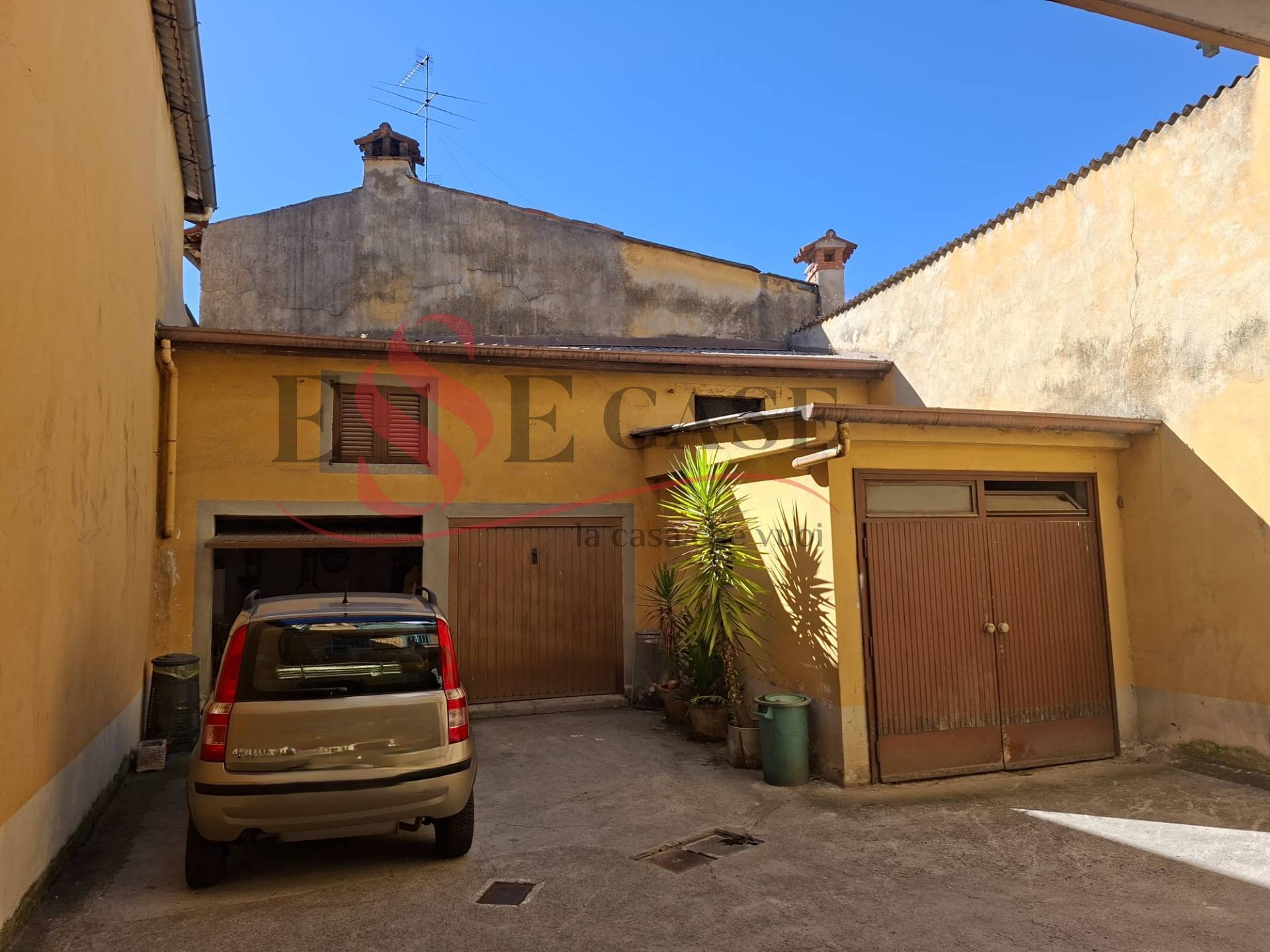 Box o garage in vendita a Alzano Lombardo