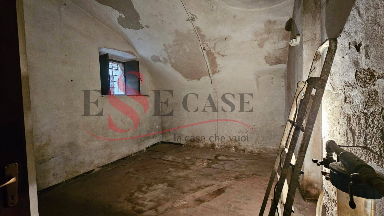 Locale commerciale in affitto a Ranica