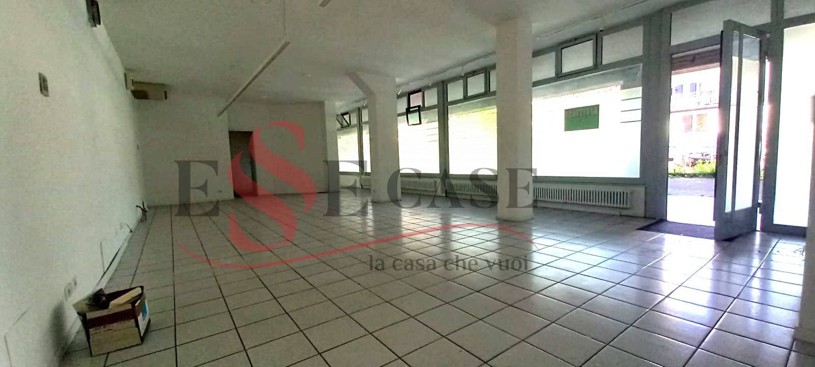 Locale commerciale in vendita a Alzano Lombardo, Nese