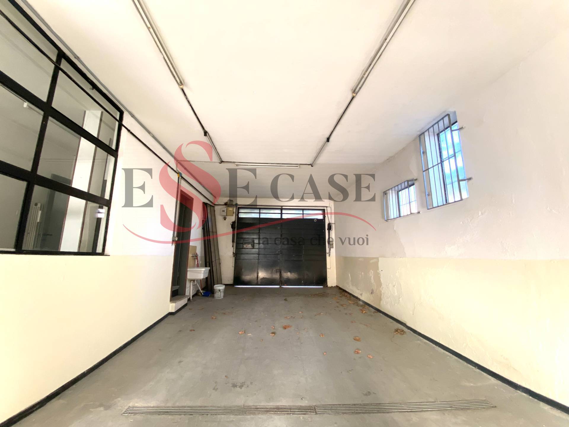 Locale commerciale in vendita a Alzano Lombardo