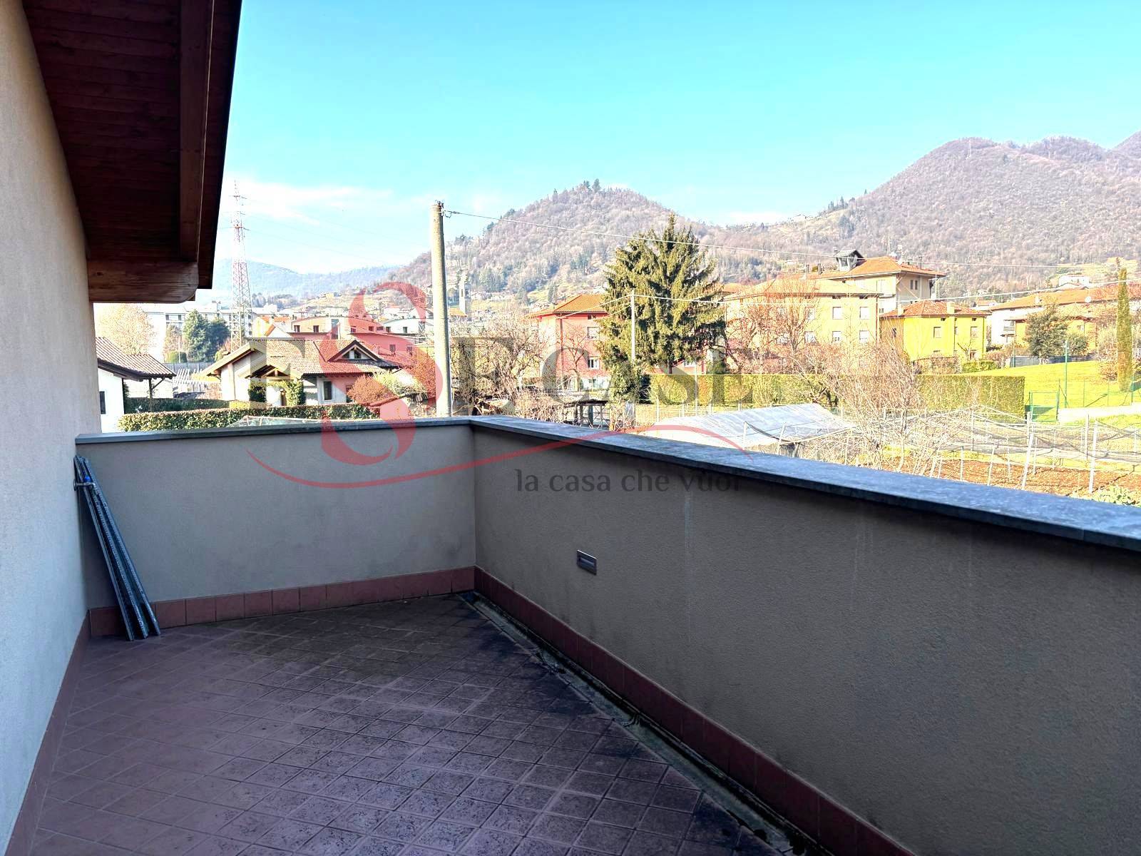 Appartamento in vendita a Nembro