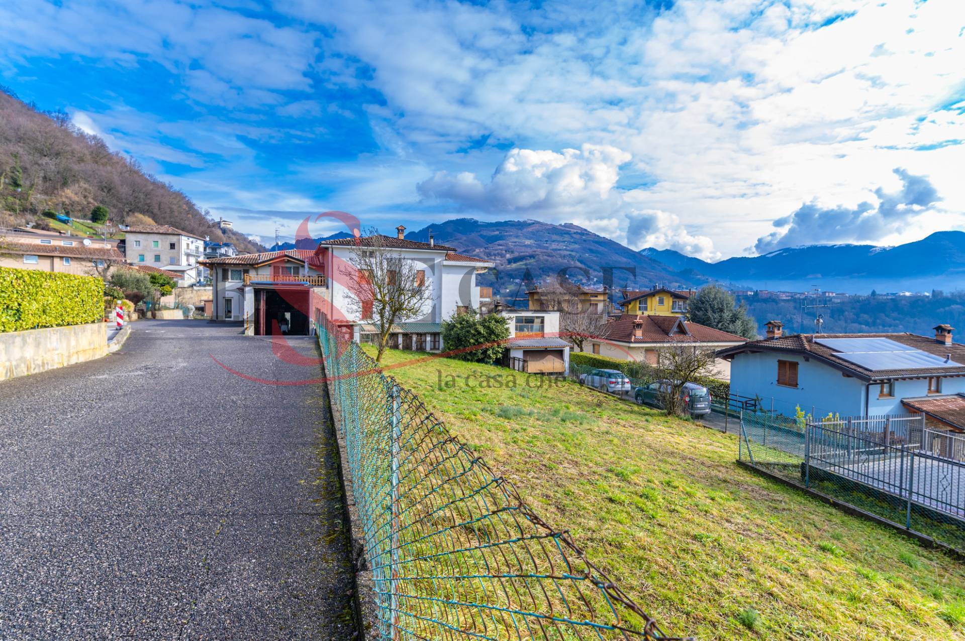 Villa in vendita a Vertova