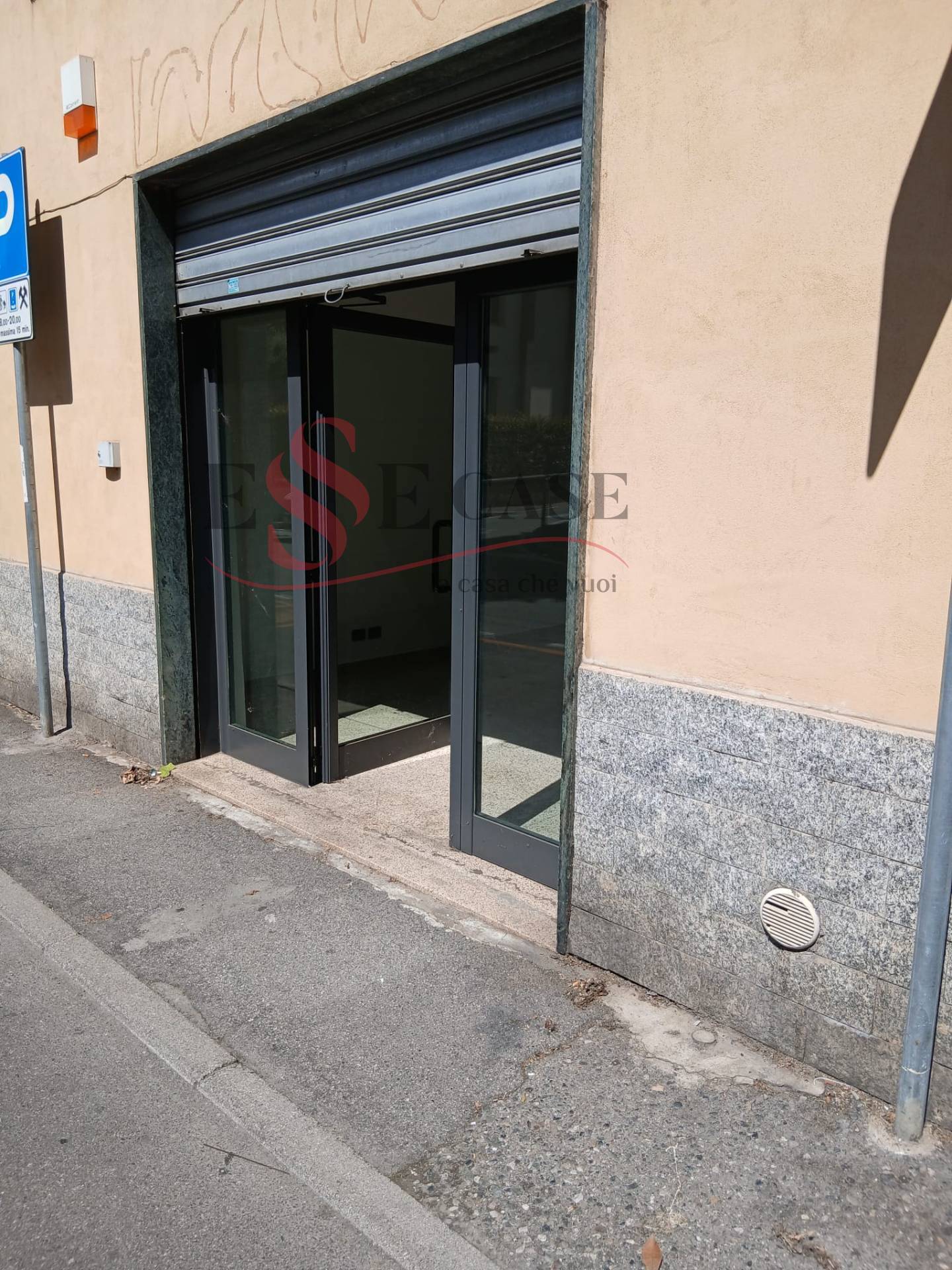 Attivit commerciale in affitto a Alzano Lombardo