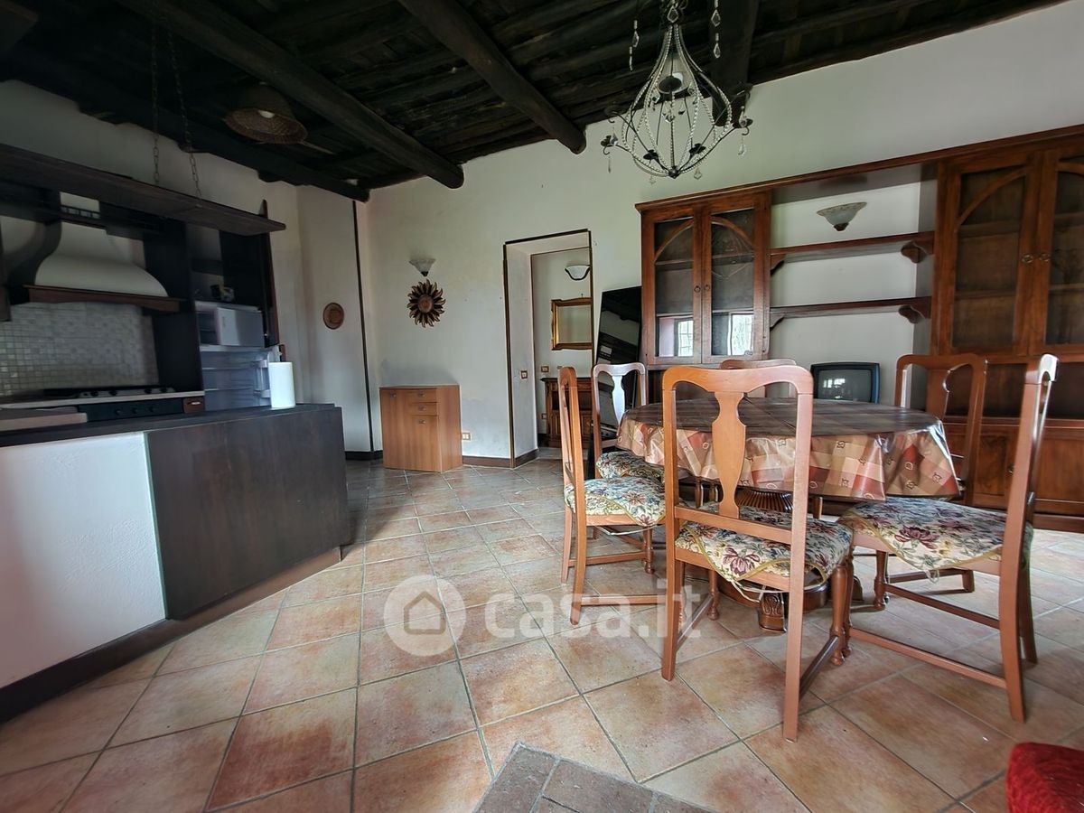 Bilocale in vendita a Caprarola