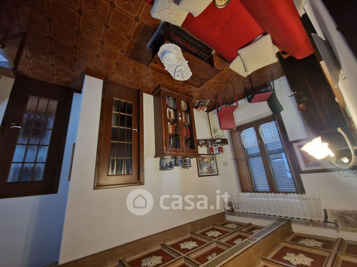 Trilocale arredato in affitto a Vallerano