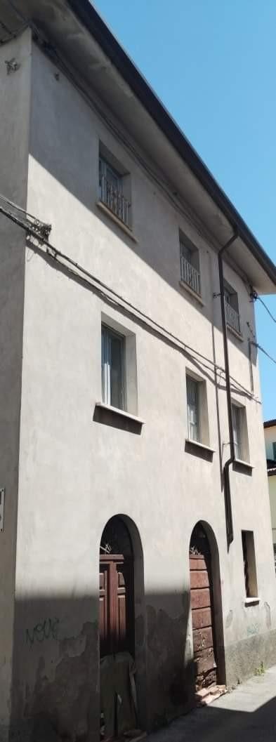 Casa indipendente da ristrutturare a Massa