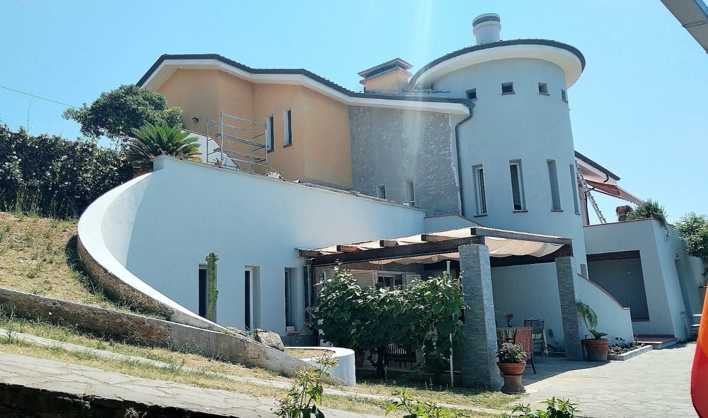 Villa vista mare a Massa