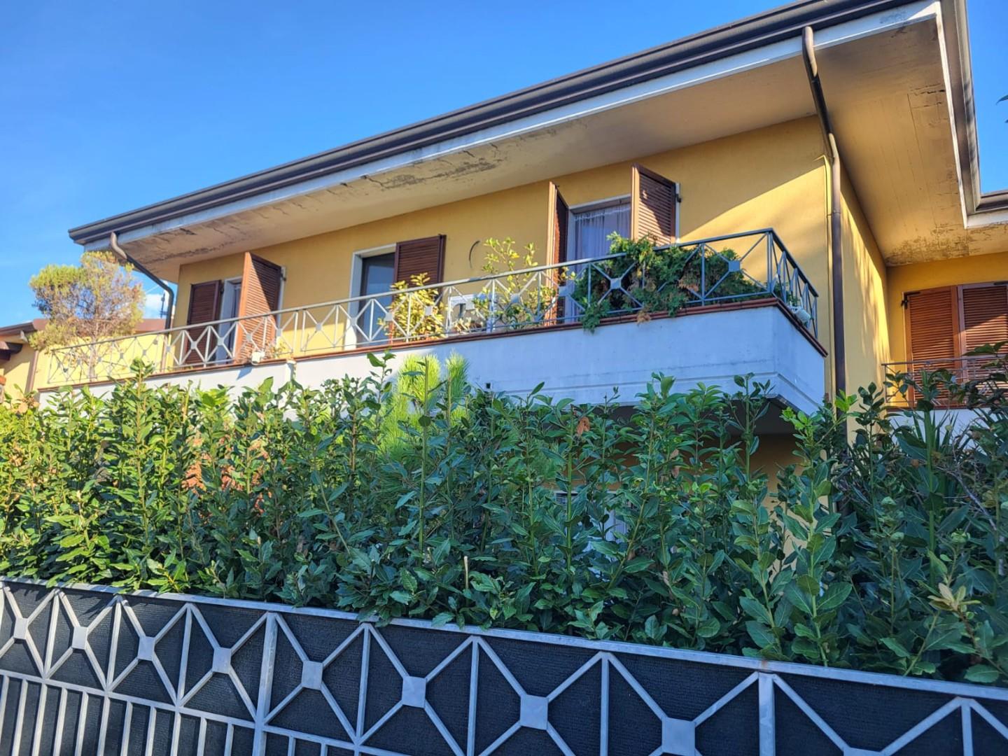 Villa con giardino, Massa marina di