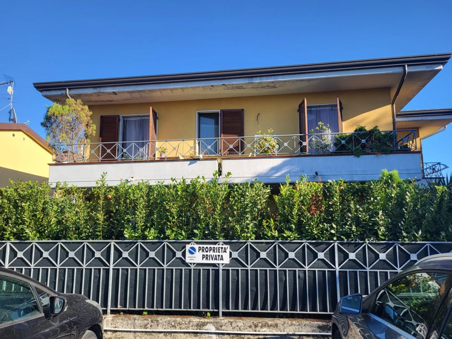 Villa con giardino, Massa marina di