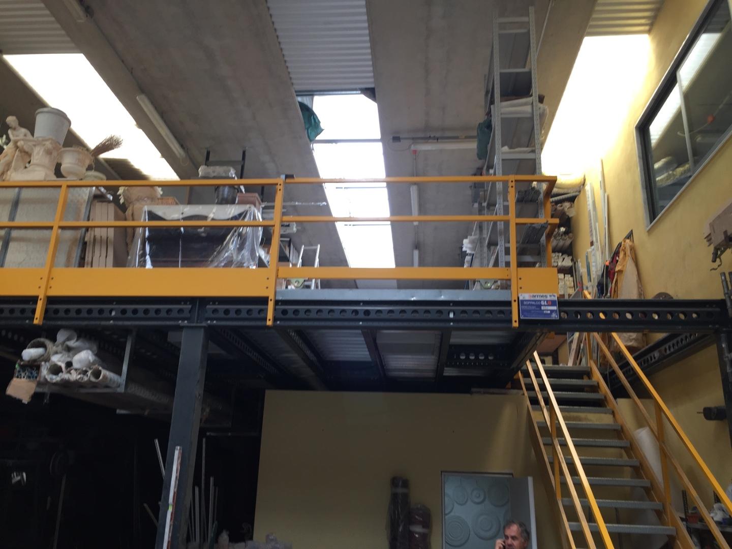 Capannone in vendita a Massa