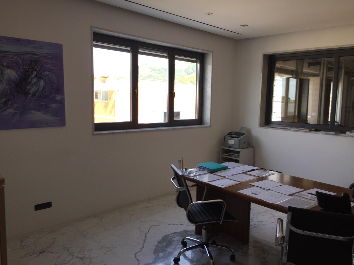 Capannone in vendita a Massa