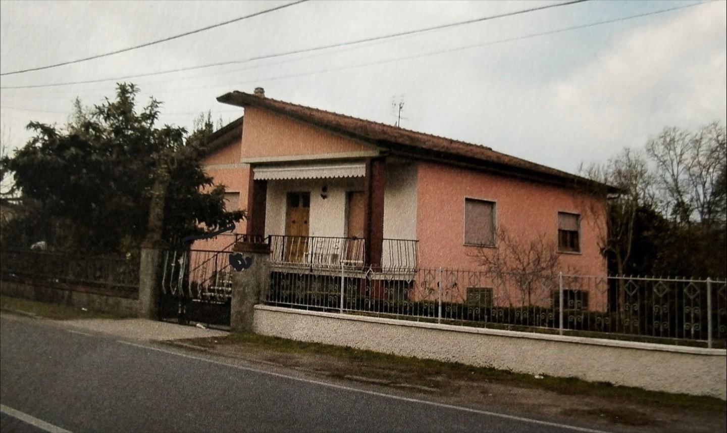 Casa indipendente con giardino, Massa poveromo