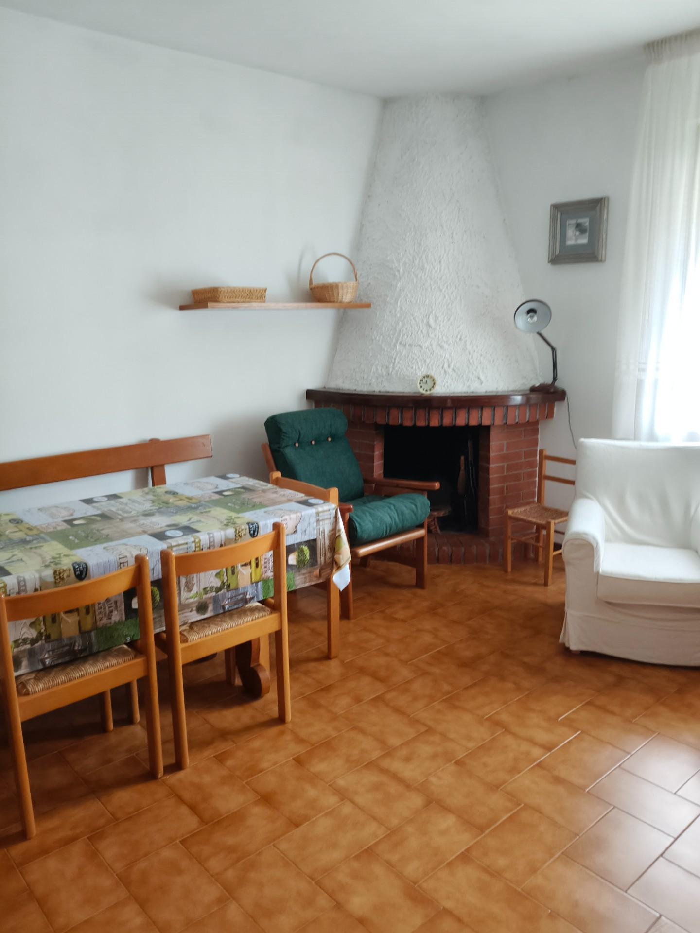 Quadrilocale arredato in affitto, Massa quercioli