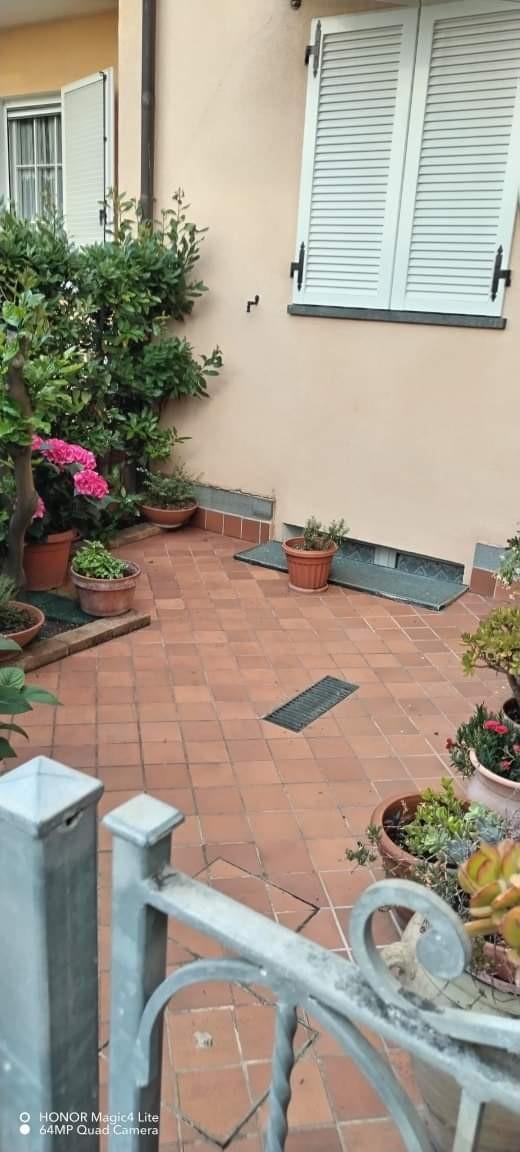 Appartamento con giardino, Massa zona viali