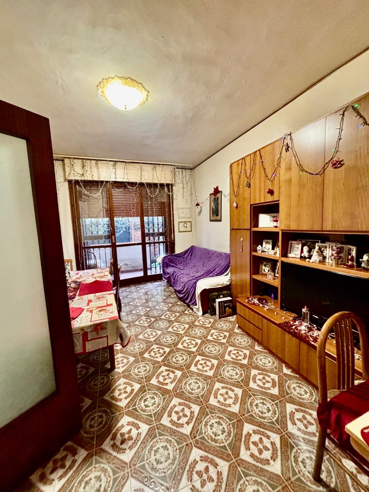 Quadrilocale con giardino, Massa zona viali