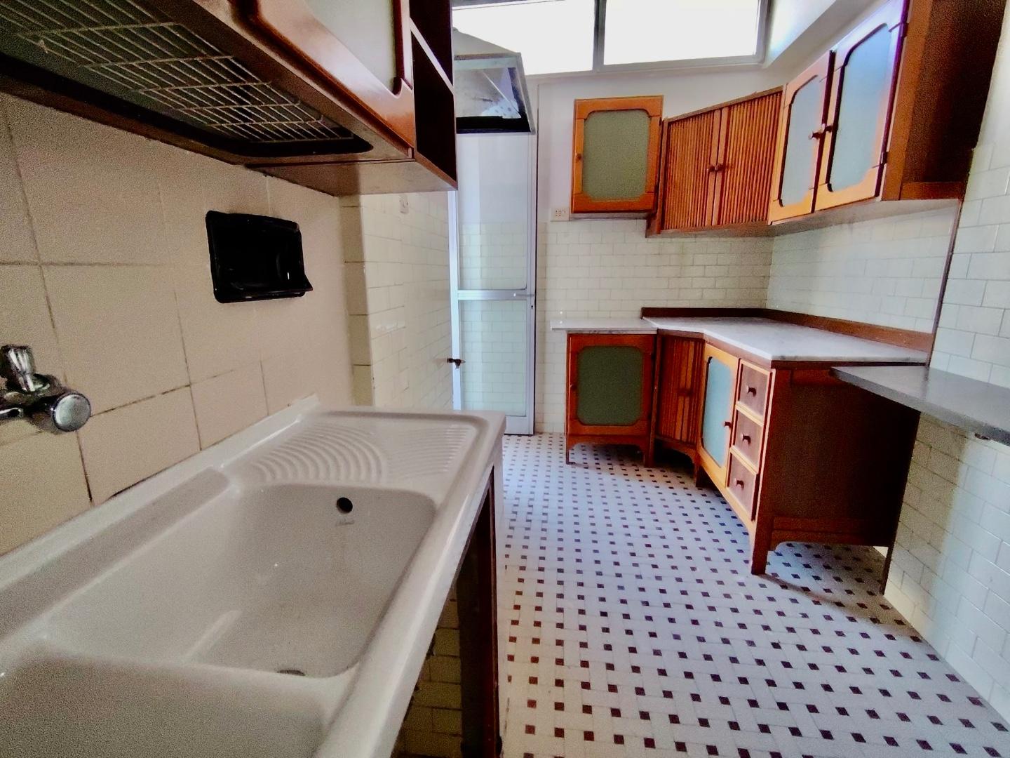 Appartamento con terrazzo, Massa centro