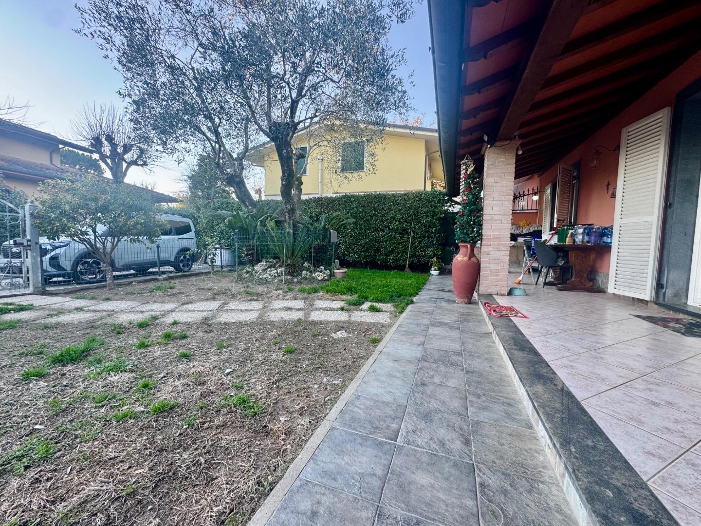 Villa Bifamiliare in vendita, Massa poveromo