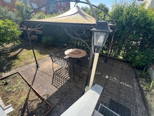 Quadrilocale con giardino, Massa quercioli