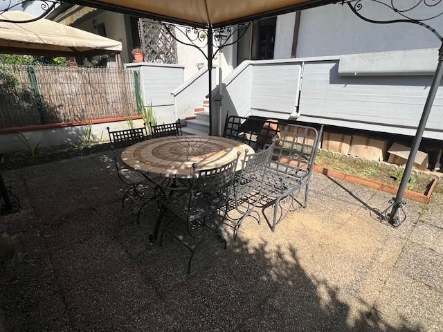 Quadrilocale con giardino, Massa quercioli