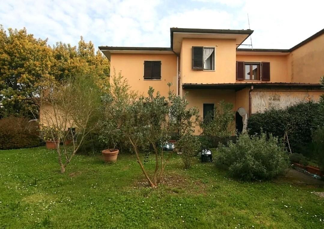 Rustico con giardino, Massa ricortola