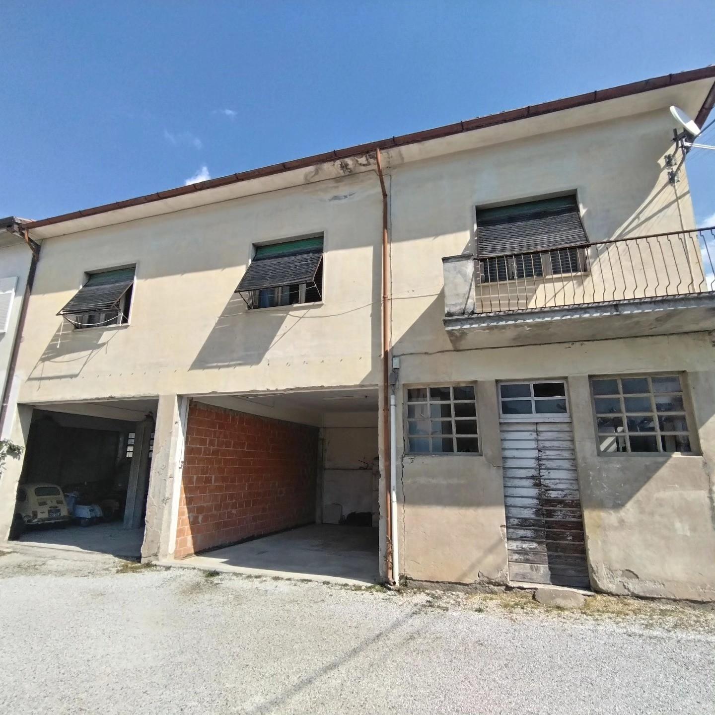 Casa indipendente da ristrutturare, Massa zecca