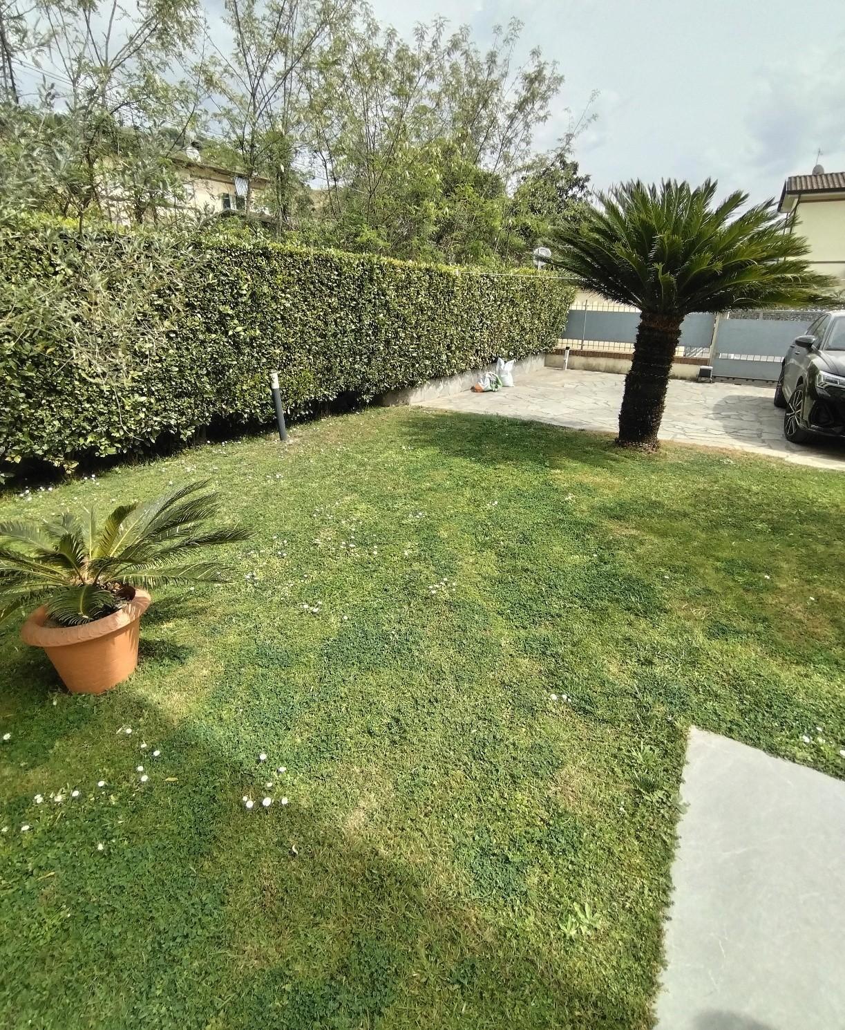 Villa con giardino, Massa romagnano