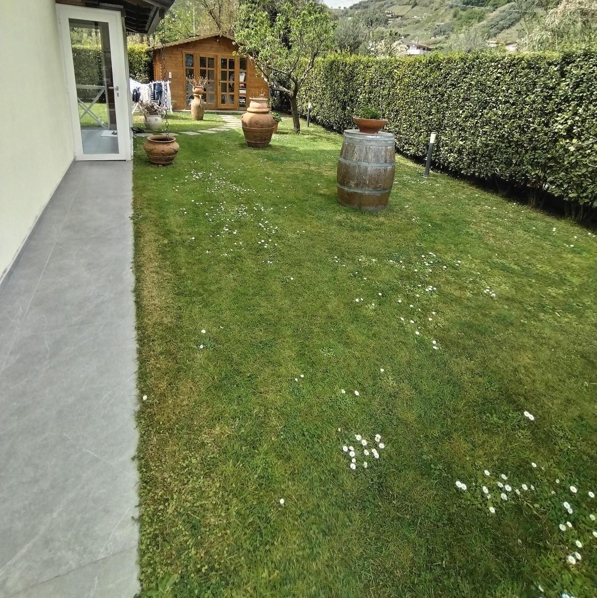 Villa con giardino, Massa romagnano