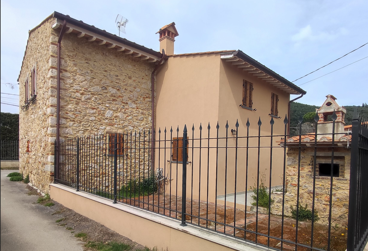 Villa con giardino a Pietrasanta
